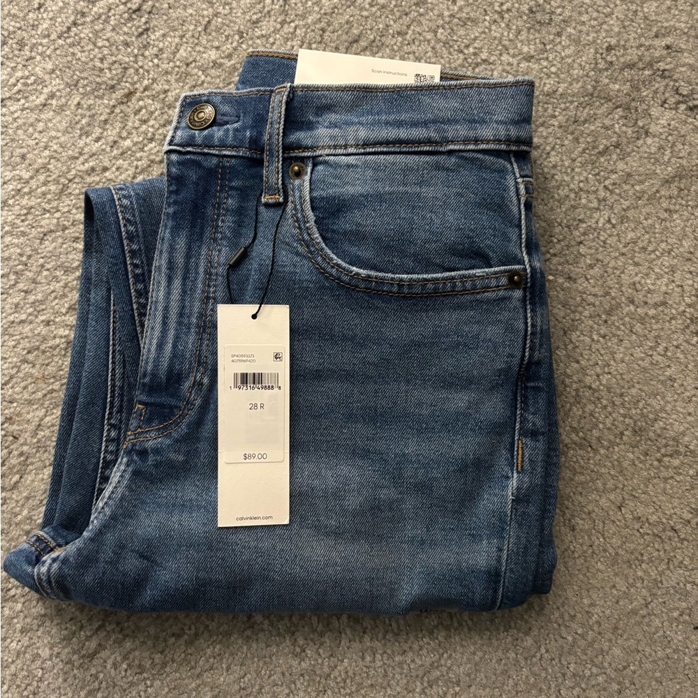New-Calvin Klein-Original Straight-Size 28